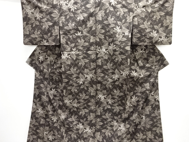 草花模様織り出し本場泥大島紬着物(5マルキ)